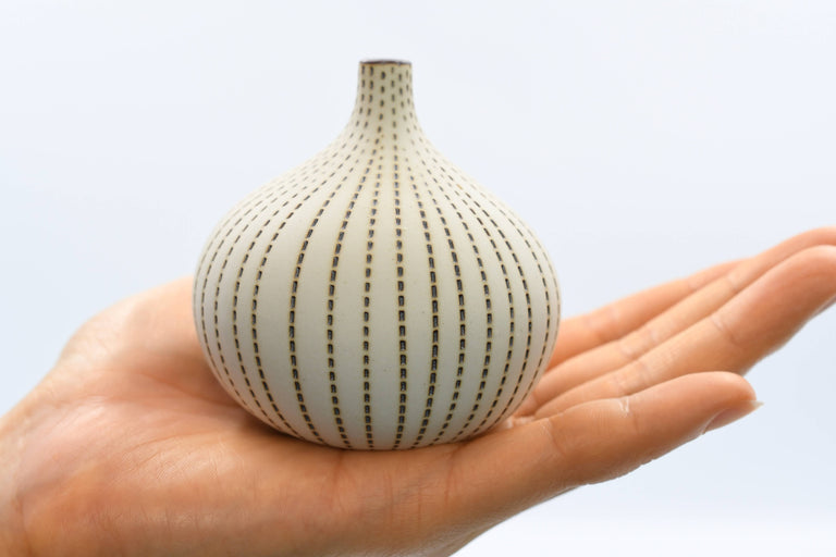 PORCELAIN CONGO BUD VASE  •  S