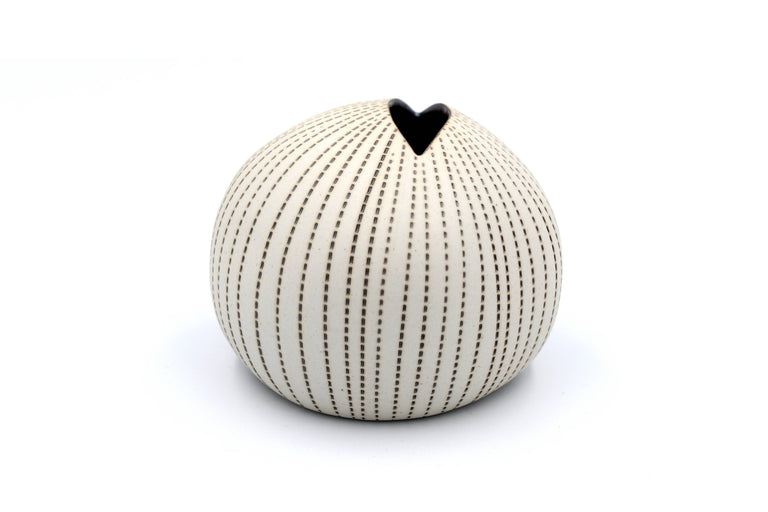 PORCELAIN PEBBLE BUD VASE  •  L
