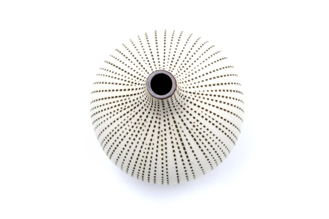 PORCELAIN CONGO BUD VASE  •  L