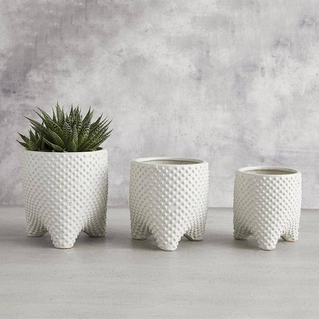 IVORY TEXTURED TRIPOD POT | VASES