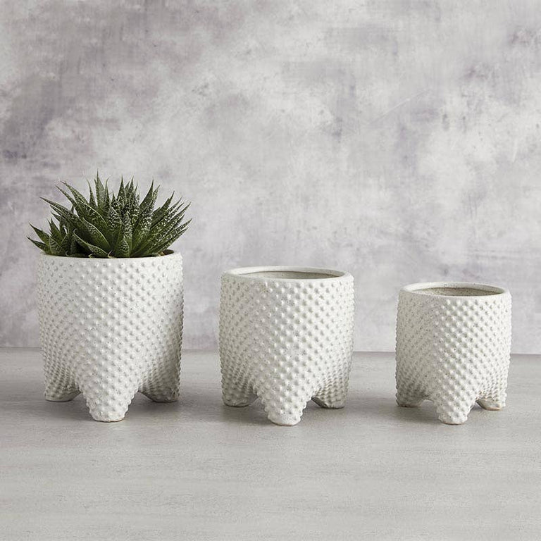 IVORY TEXTURED TRIPOD POT | VASES