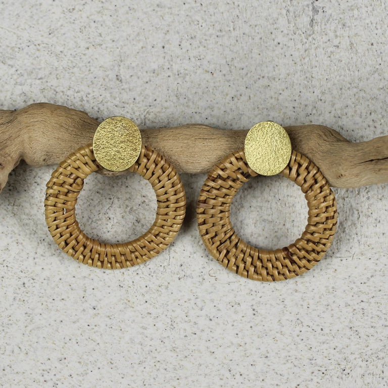 BISCAYNE POST EARRING WITH RATTAN HOOP | JEWELRY