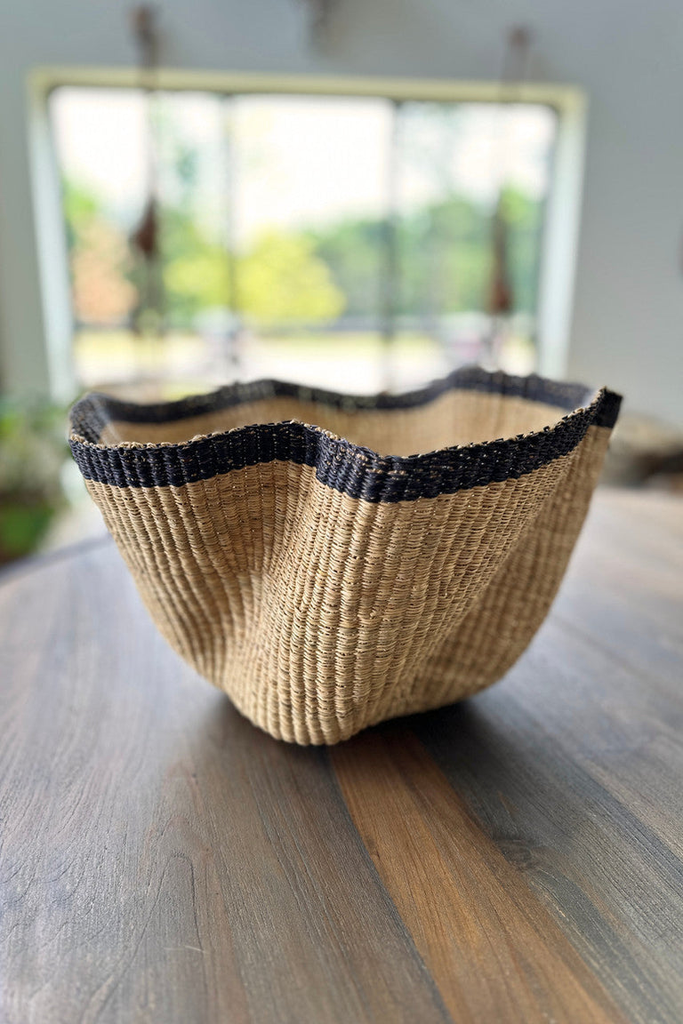 Black-Trimmed Wave | BASKETS