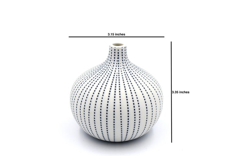 PORCELAIN CONGO BUD VASE  •  L