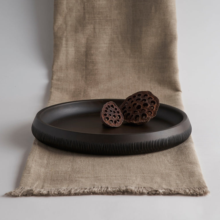 Chiseled Leila Medium Tray