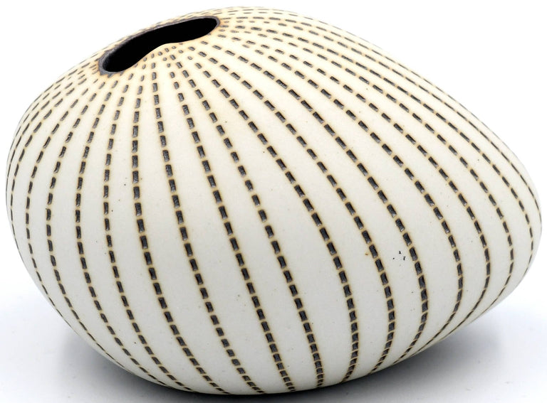 PORCELAIN PEBBLE BUD VASE  •  L