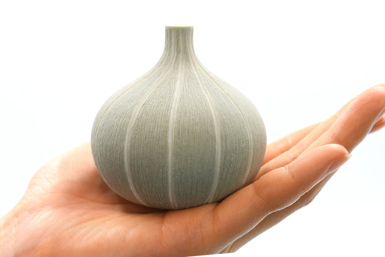 PORCELAIN CONGO BUD VASE  •  S