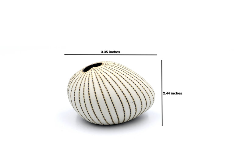 PORCELAIN PEBBLE BUD VASE  •  L