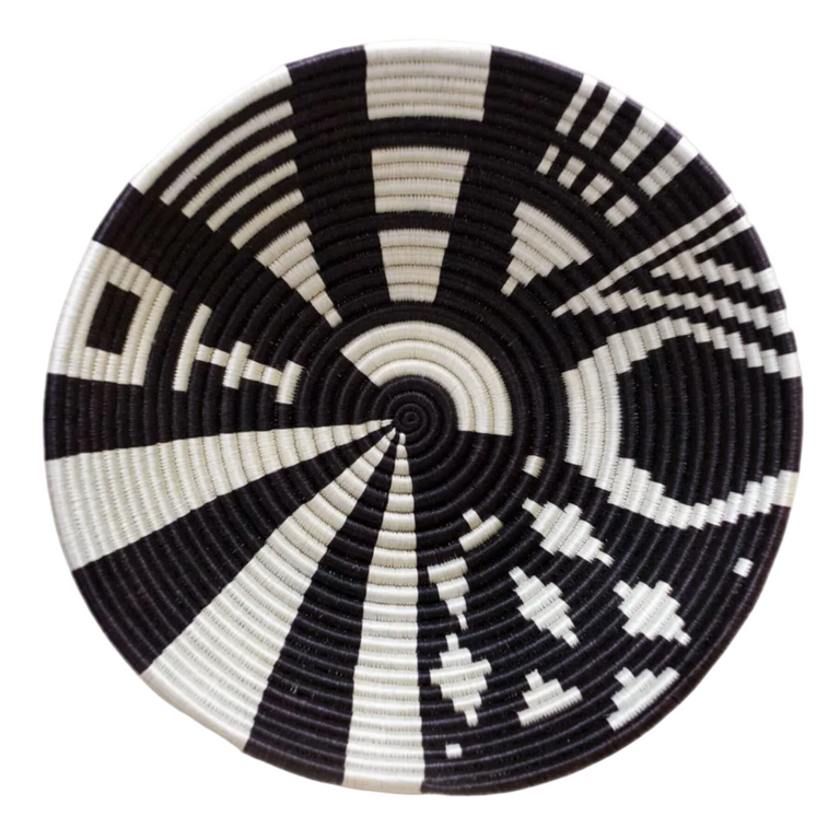 Geo Plateau Black and White