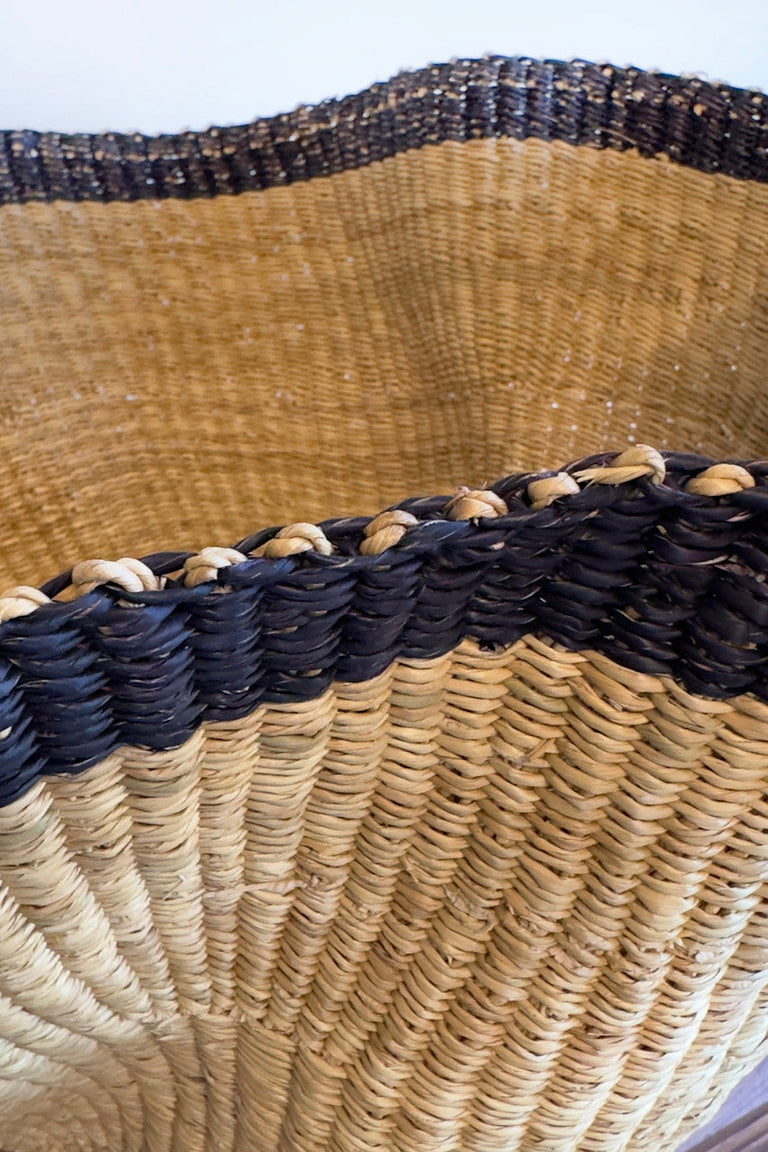 Black-Trimmed Wave | BASKETS