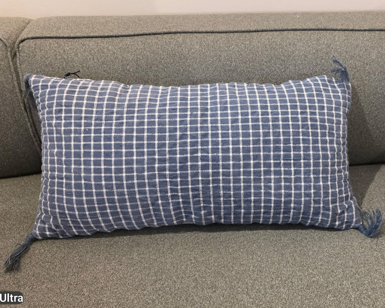 WOVEN COTTON LUMBAR PILLOW WITH TASSELS