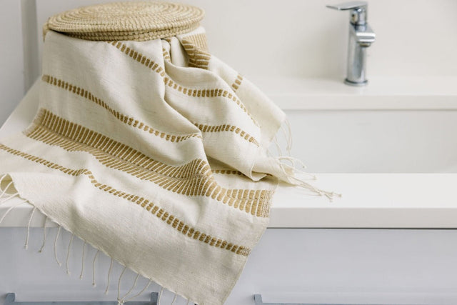 ABAYA HANDWOVEN SUSTAINABLE ETHIOPIAN COTTON HAND TOWEL | BATH