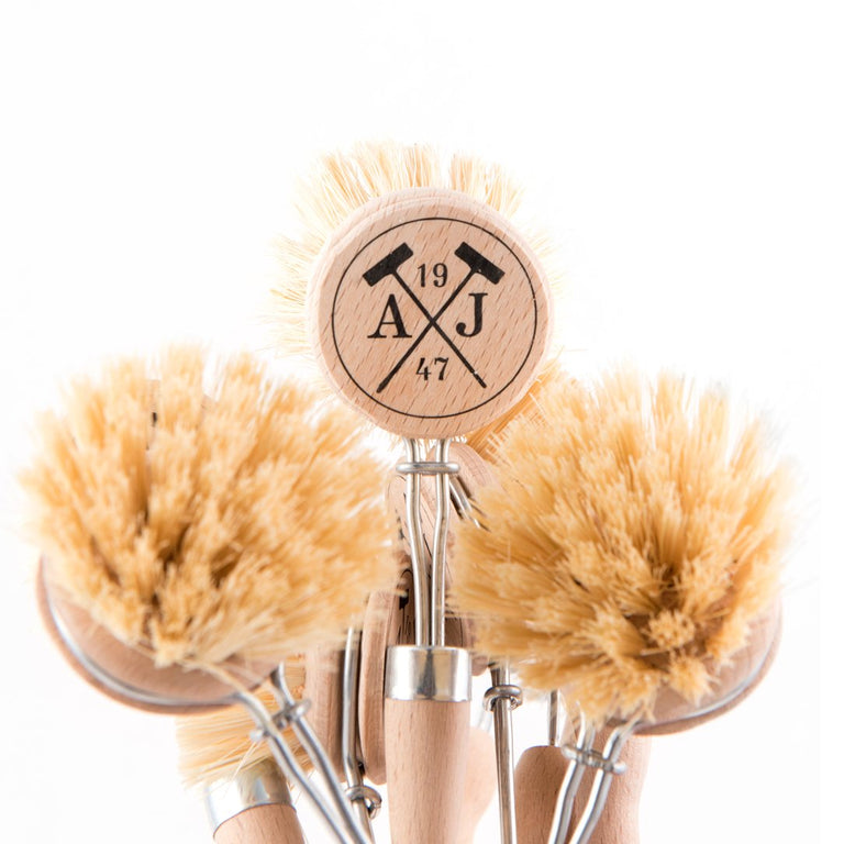 ANDREE JARDIN HANDLED DISH BRUSH | TABLETOP : KITCHEN : STORAGE & ORGANIZATION