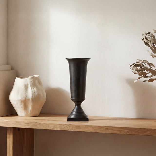 CASSIA CAST ALUMINUM VASE BLACK