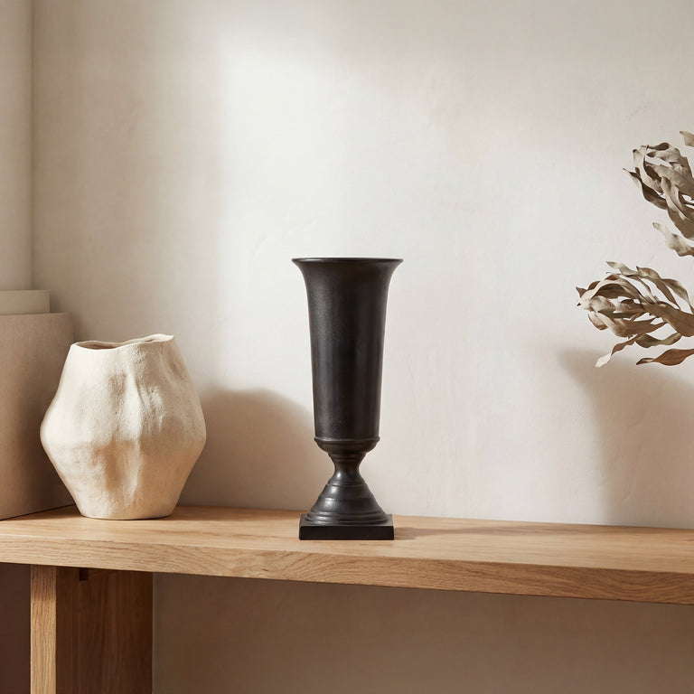 CASSIA CAST ALUMINUM VASE BLACK