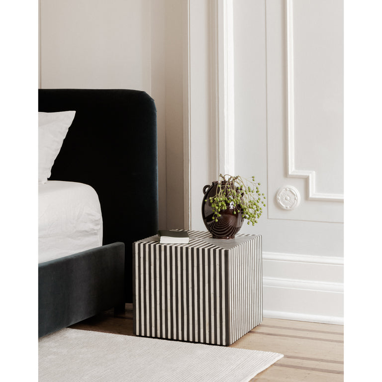 TERNING SIDE TABLE BLACK AND WHITE