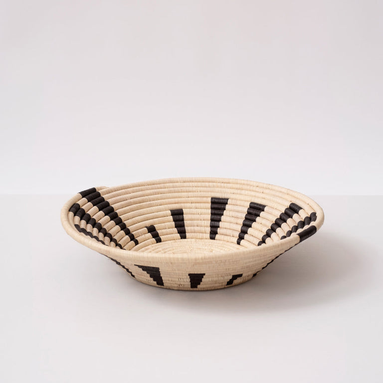 NAUTILUS 13" BASKET (UGANDA)