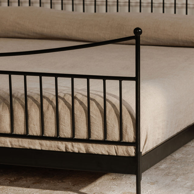 MONET KING BED BLACK