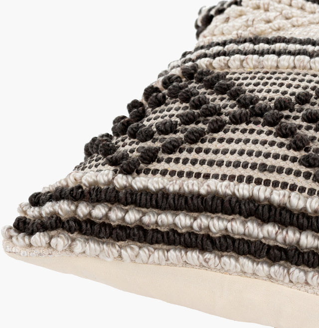 ANDERS ANDRA | PILLOWS
