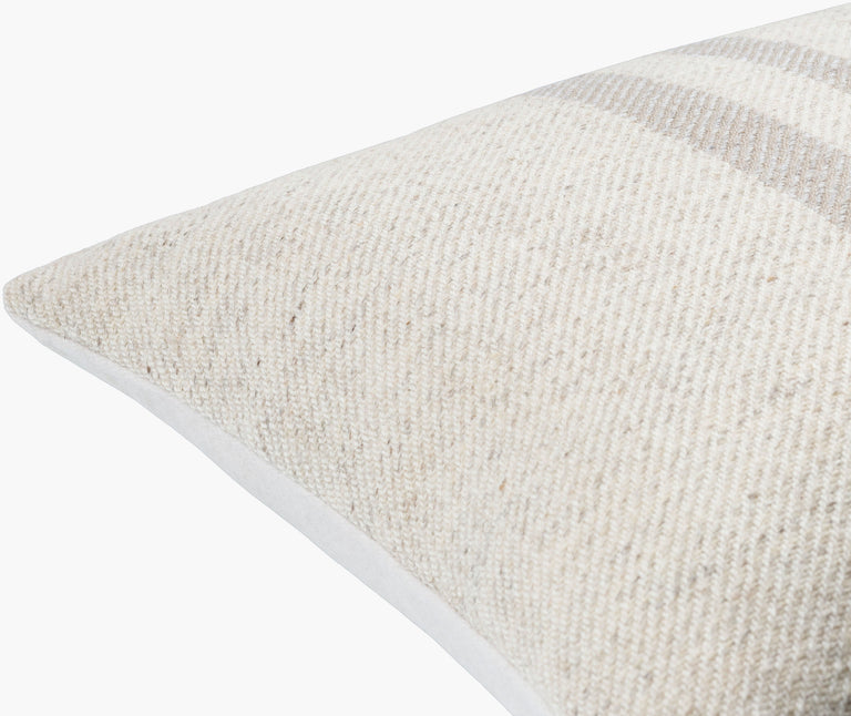 BRETT | PILLOWS