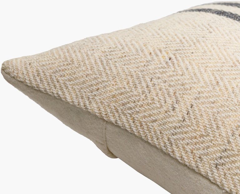 BRETT | PILLOWS