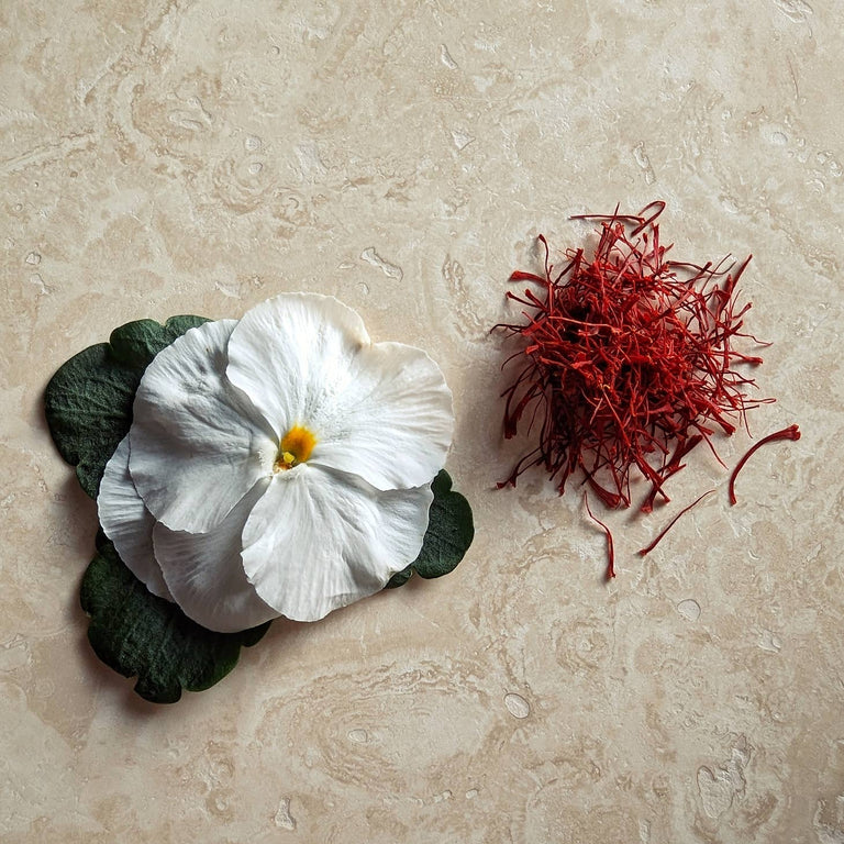 MOONFLOWER & SAFFRON CANDLE | HOME FRAGRANCE