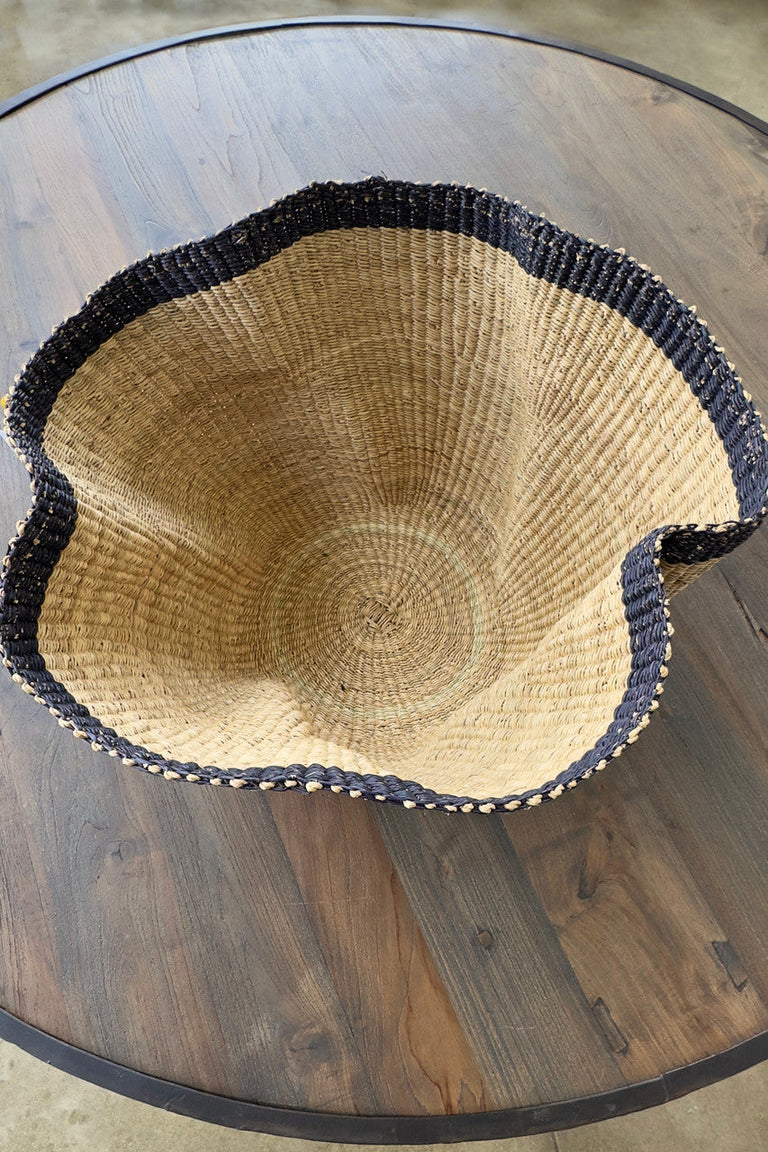 Black-Trimmed Wave | BASKETS