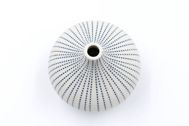 PORCELAIN CONGO BUD VASE  •  L