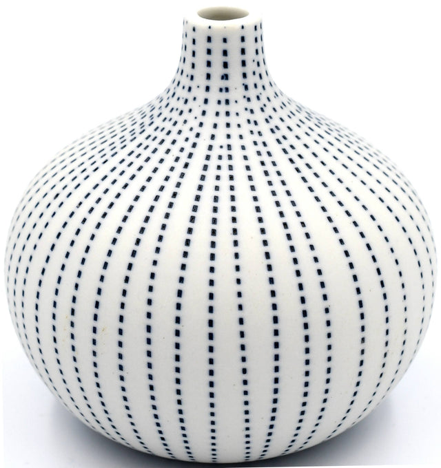 PORCELAIN CONGO BUD VASE  •  L