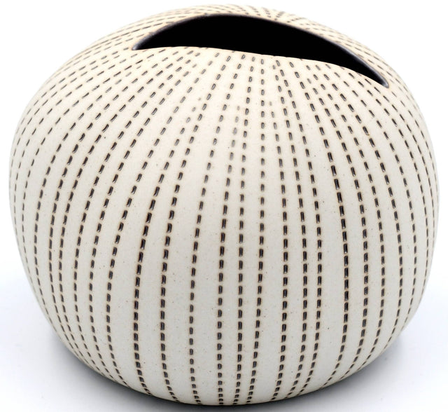 PORCELAIN PEBBLE BUD VASE  •  L