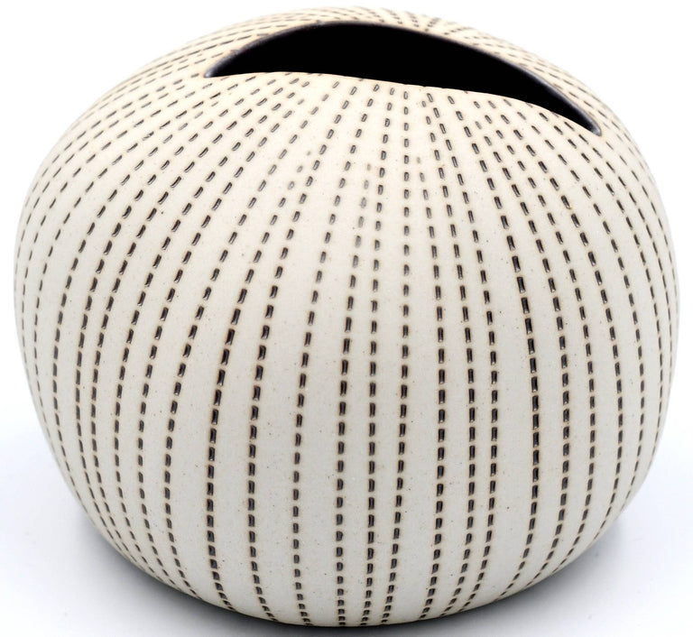 PORCELAIN PEBBLE BUD VASE  •  L