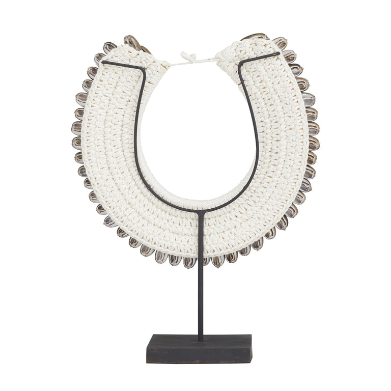 DECORATIVE SHELL NECKLACE | OBJECTS