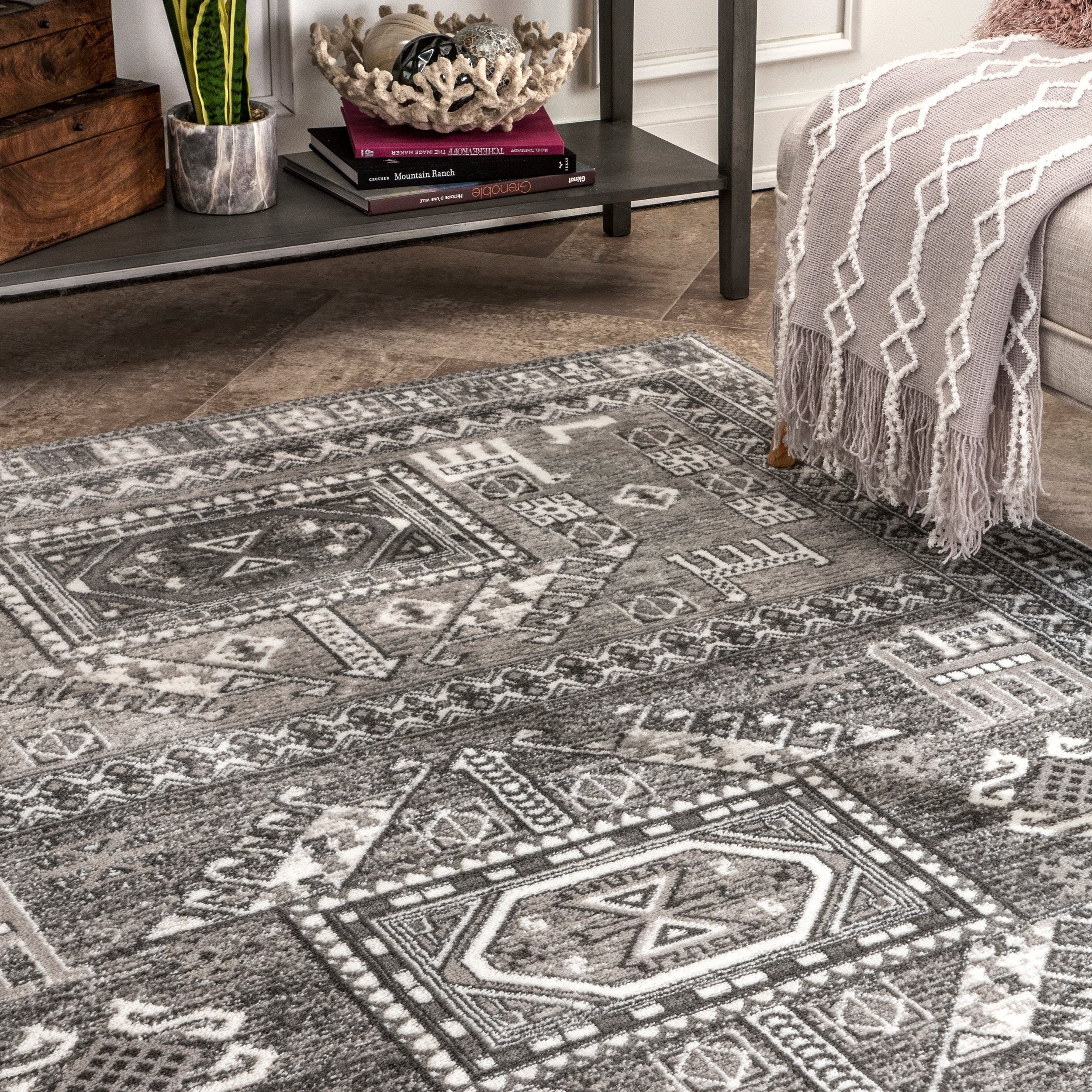 VINTAGE AZIZA RUGS STAG & MANOR