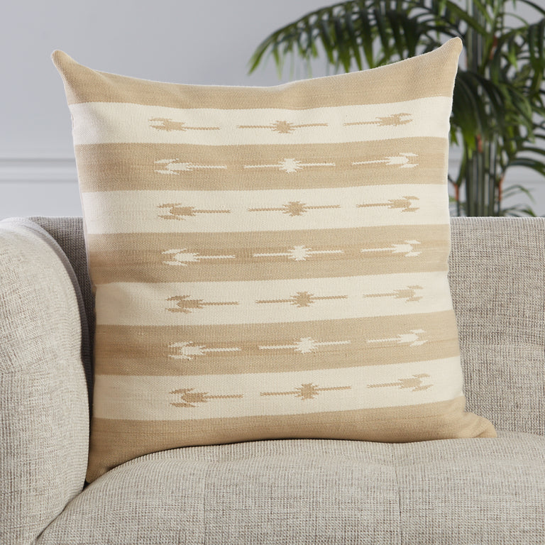 Emani Vanda | Handwoven Pillow from India