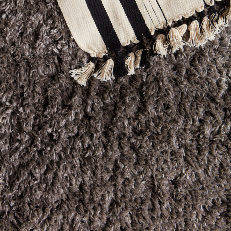 IZARA JOLA | Machine Made Power Loomed Rug