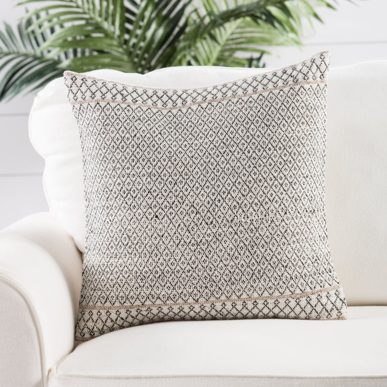 Peykan Mariscopa | Handwoven Pillow from India