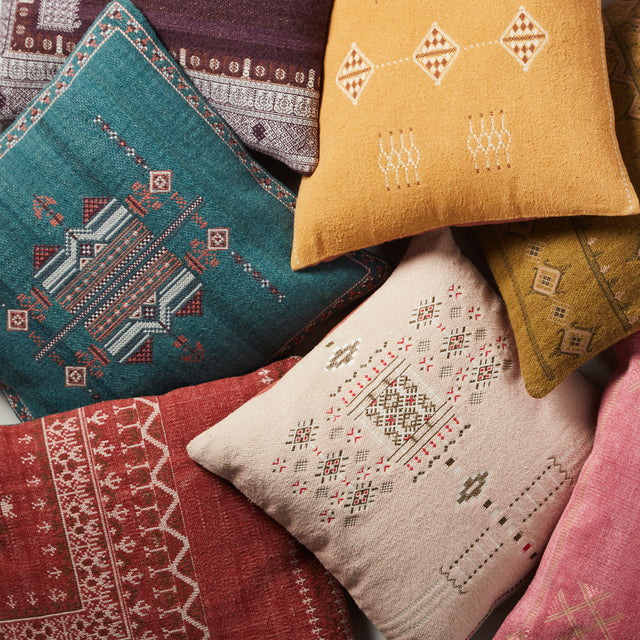 Puebla Maram |  Pillow from India