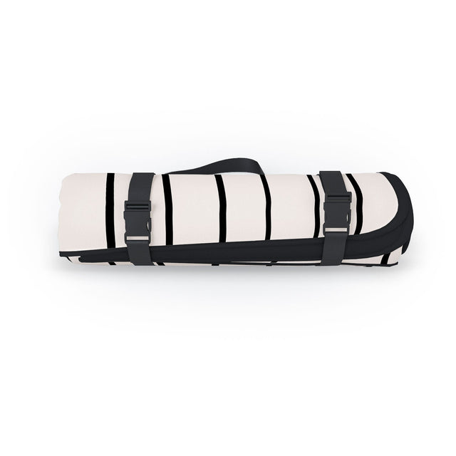 Minimal Line Curvature White Picnic Blanket