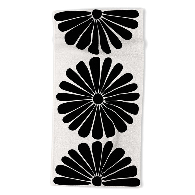 Retro Daisy I Beach Towel