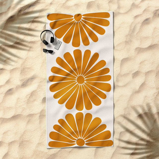 Retro Daisy V Beach Towel