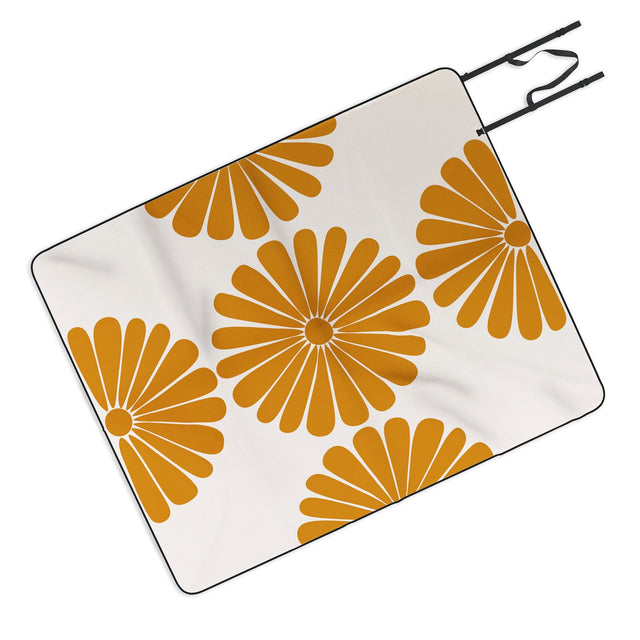 Retro Daisy V Picnic Blanket