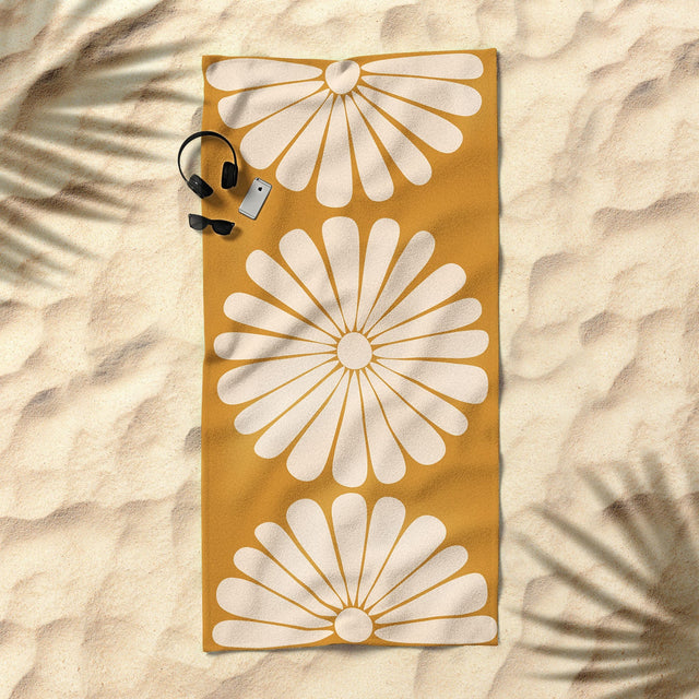 Retro Daisy XIX Beach Towel