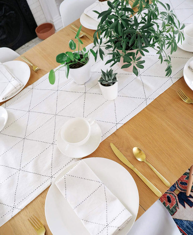 BONE WHITE GRAPH TABLE RUNNER (INDIA) | KITCHEN