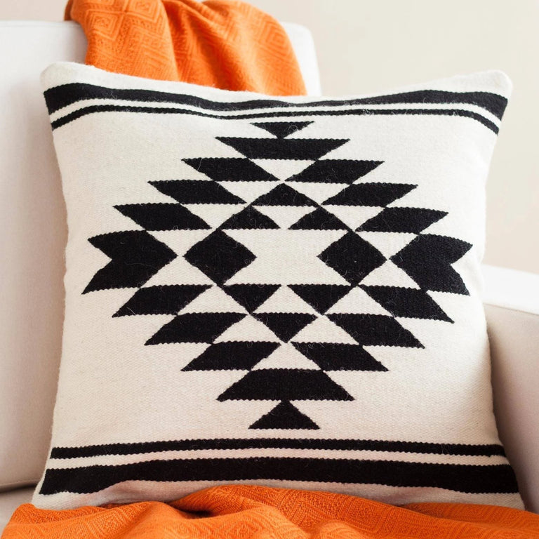 BLACK & WHITE ANDIAN DIAMOND PILLOW (PERU)